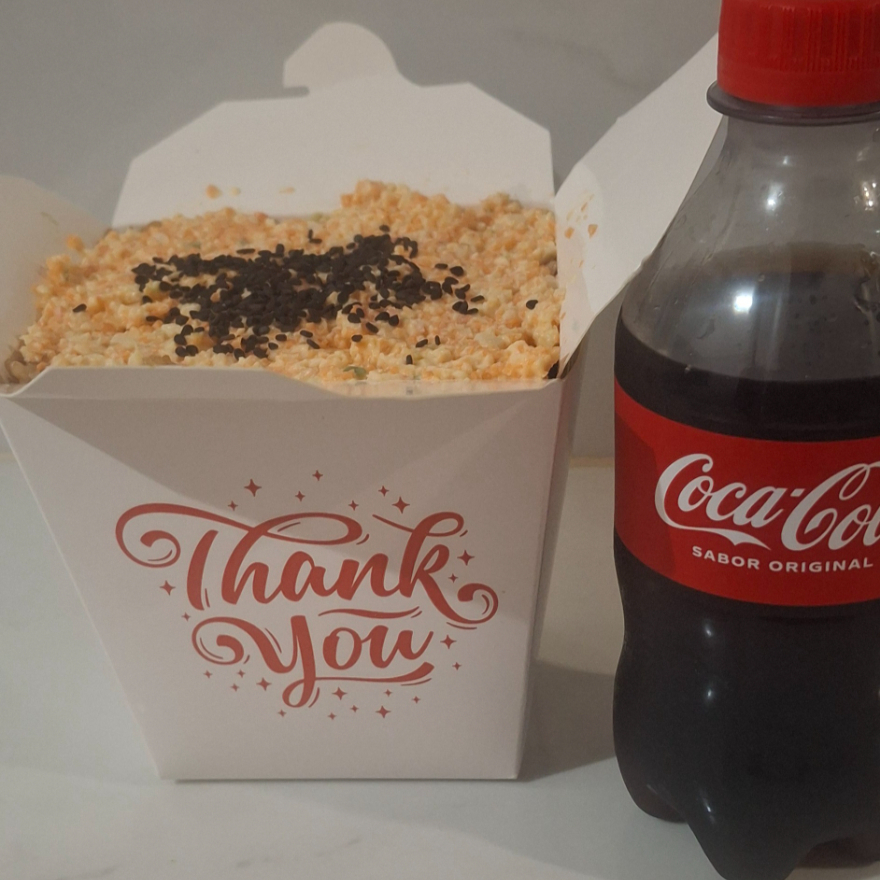 Arroshito de Pollo G (26 Oz) con Coca Cola 300 Ml