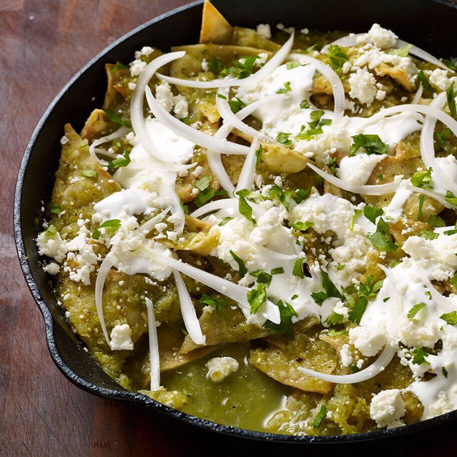 CHILAQUILES VERDES con Bistec