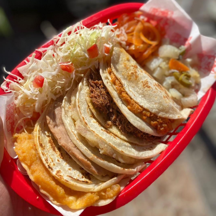 Taco de Chicharrón en Harina