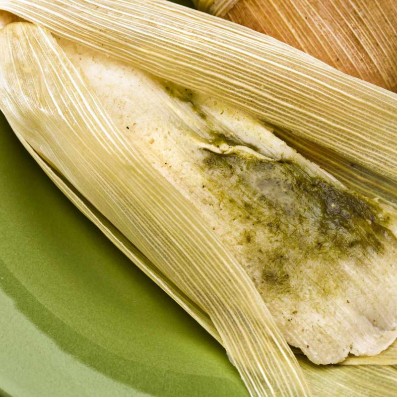 TAMAL VERDE DE RAJAS Y QUESO