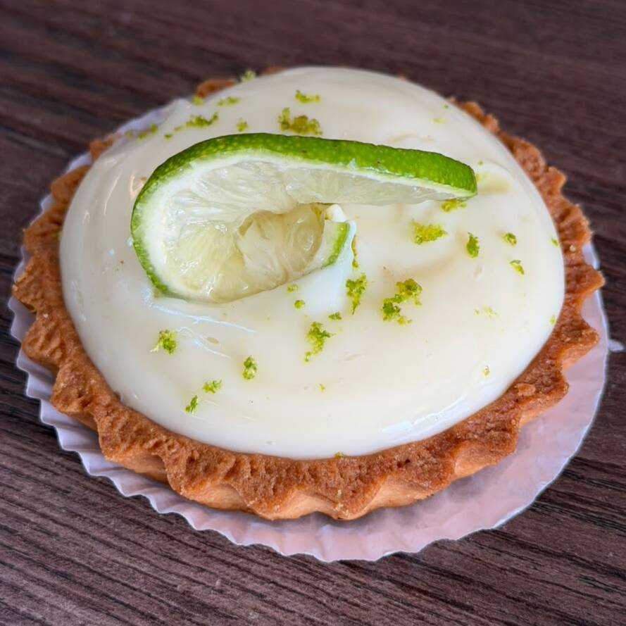 Deliciosa massa crocante com creme de limão. Um clássico nosso. Aproximadamente 160g.
