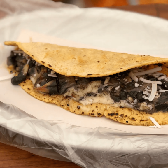 TACO Y QUESADILLA DE MAIZ