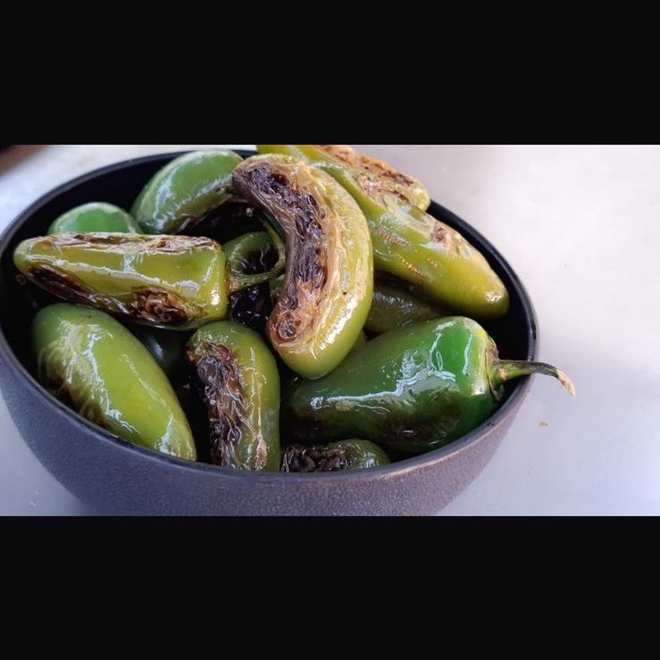 2 Chiles toreados