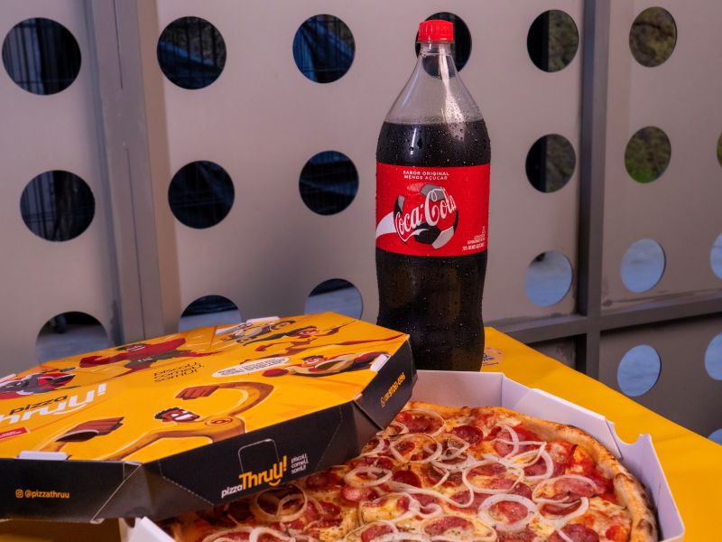 Pizza Grande de 8 Fatias + Refrigerante 2 litros a sua escolha + 1 Salva Bordas
