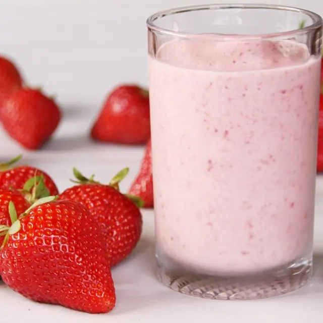 Licuado de Plátano con Fresa 1/2 L