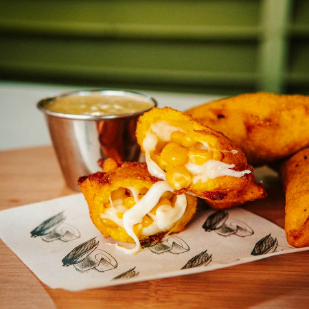 EMPANADA DE ELOTE CON QUESO