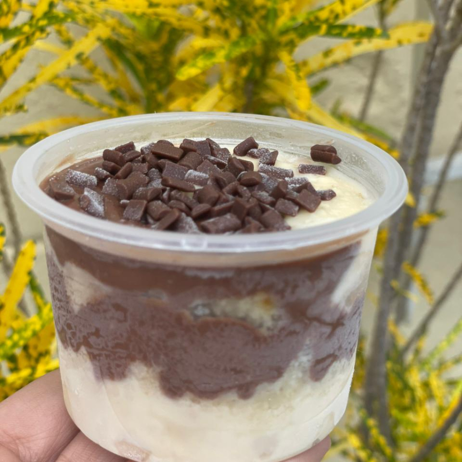 Esse é o queridinho delicioso creme de chocolate com brigadeiro de coco cremoso irresistível.