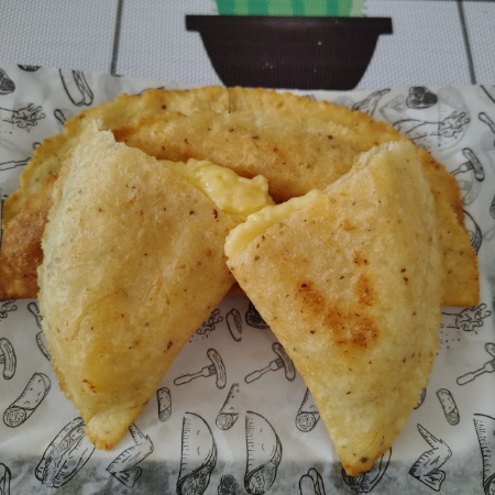 EMPANADA DE QUESO MANCHEGO