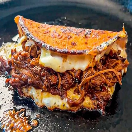 Quesabirria / Adobada