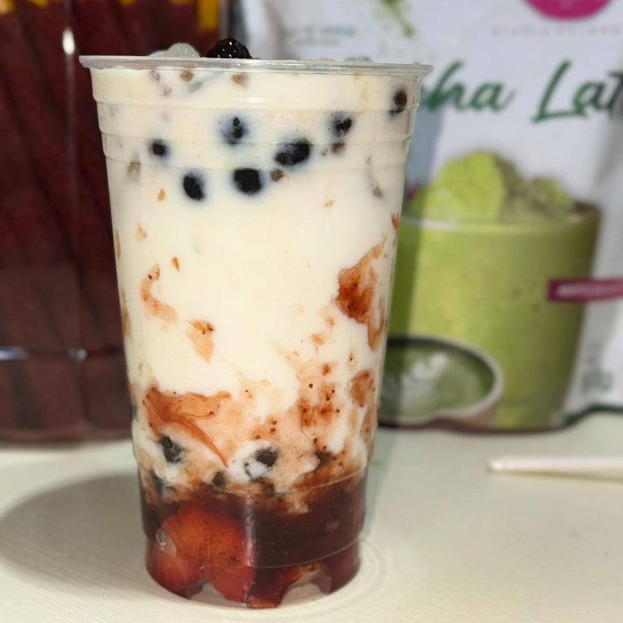 Leche de Fresa Coreana con Tapioca 24onz