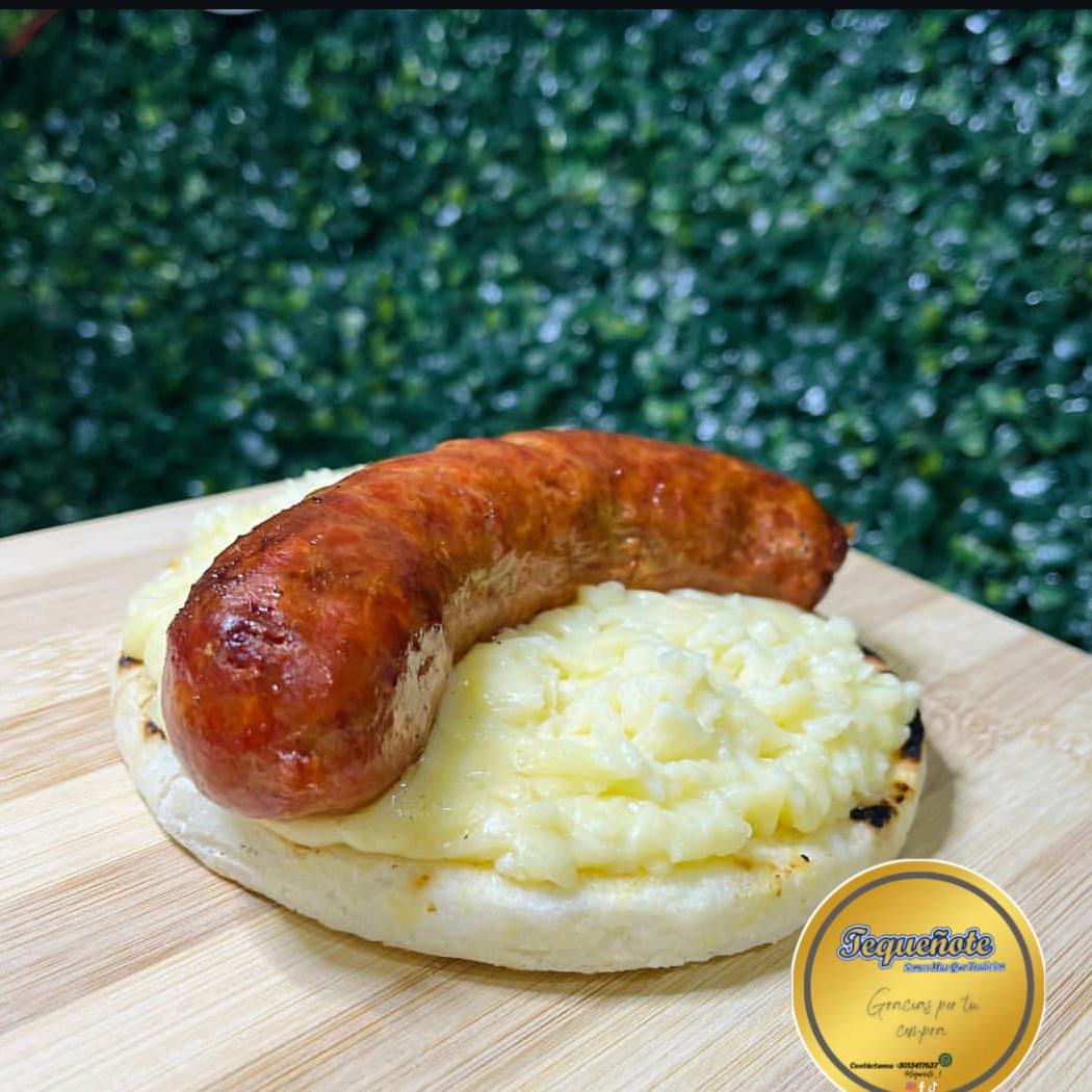 Arepa paisa con Chorizo