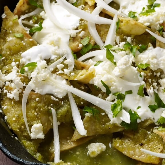 Chilaquiles + Jugo Del Día + Café Americano