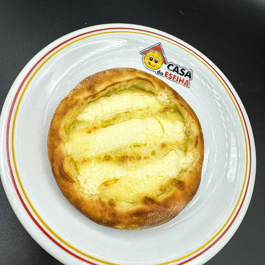 Mussarela, requeijão cremoso e parmesão.