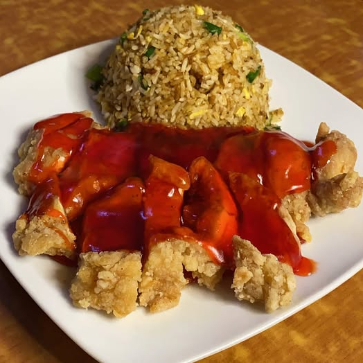 Pollo Tipakay con Chaufa