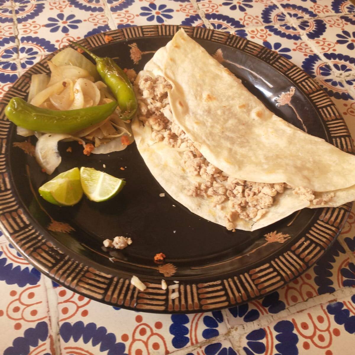 1 TORTA S/QUESO Y 1 QUESADILLA DE HARINA