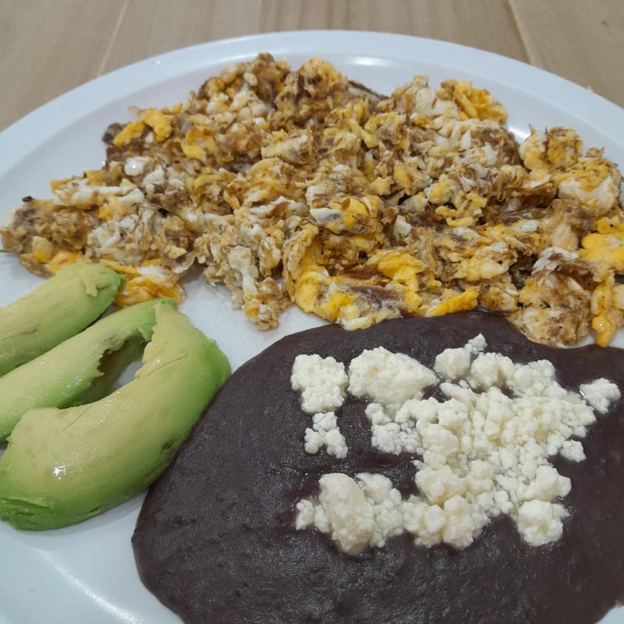 Huevos con Machacado