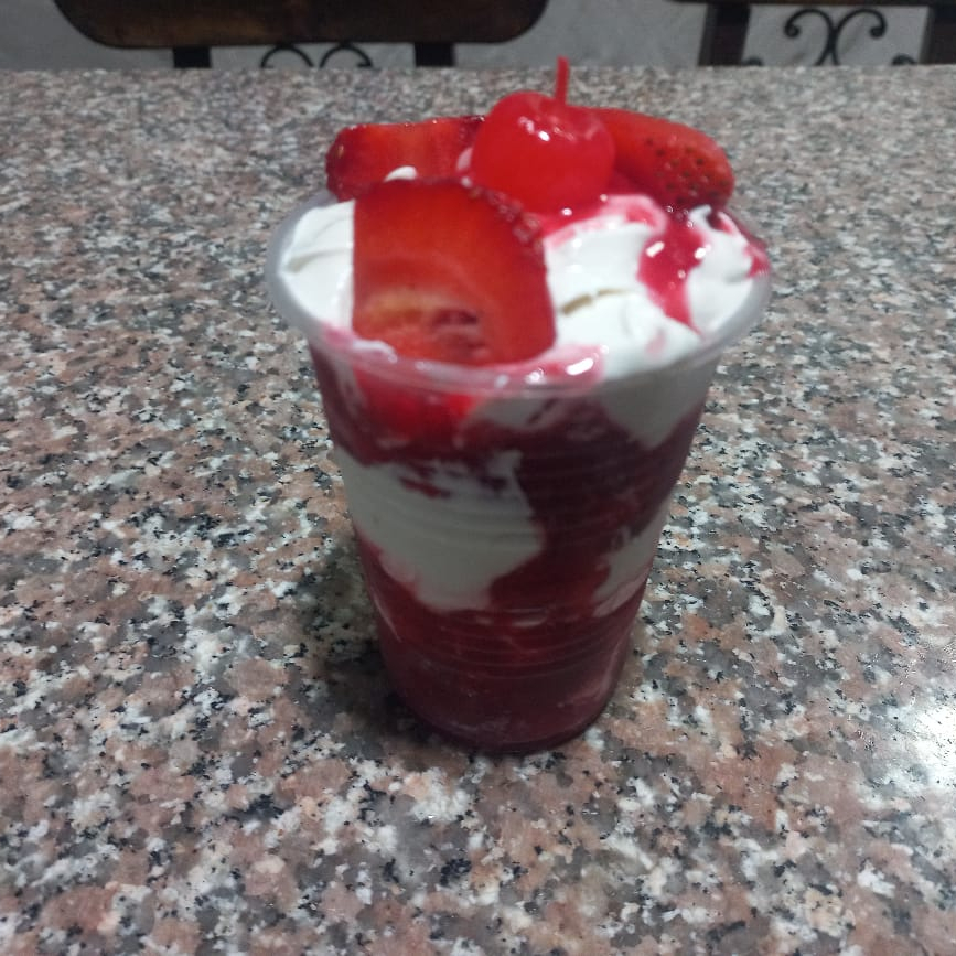 Sundae Frutos Rojos 12 oz