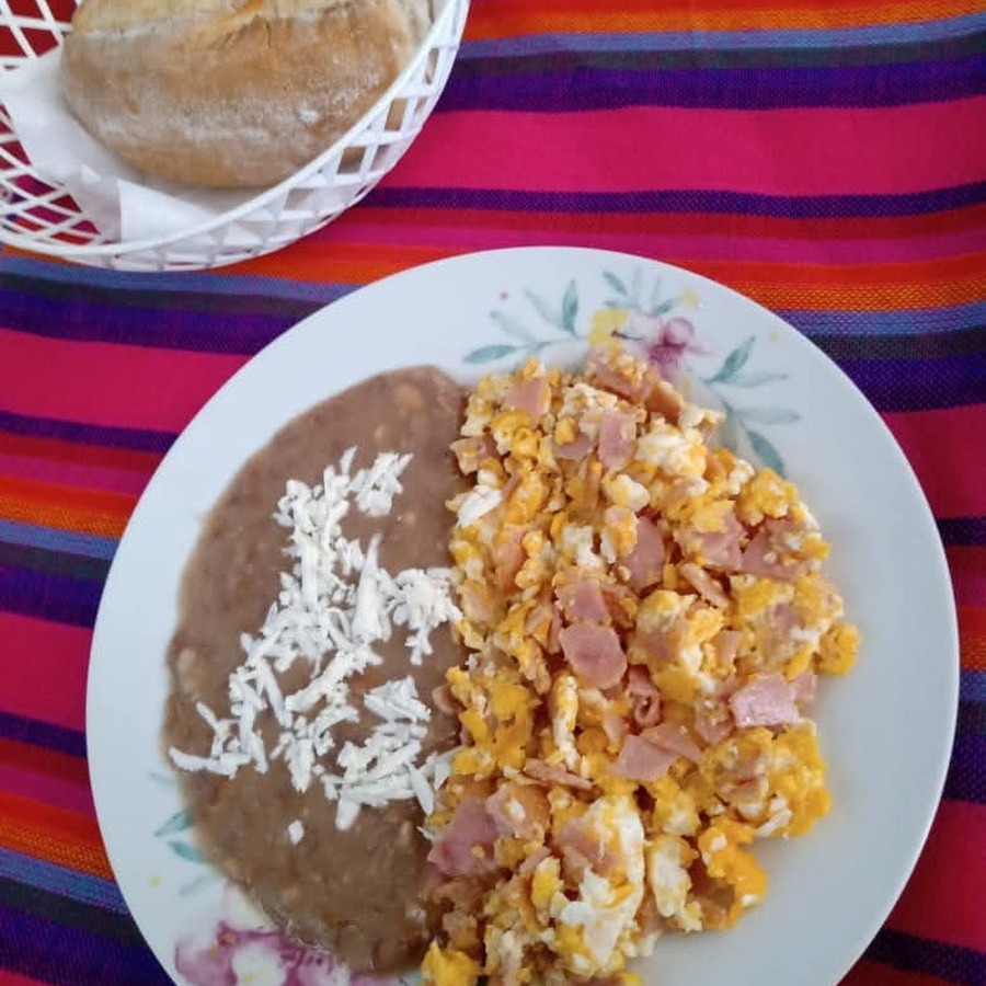 HUEVOS CON JAMON