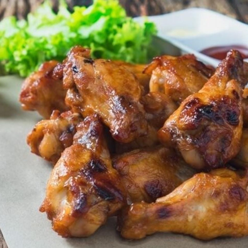 ALMOÇO: feijao, baiao, macarrao, farofa, salada de maionese e vinagrete. JANTA: Baiao, farofa, salada de maiones e vinagrete.