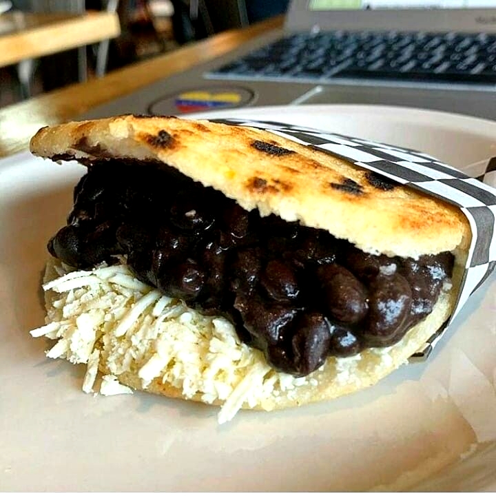 AREPA DOMINO JUMBO