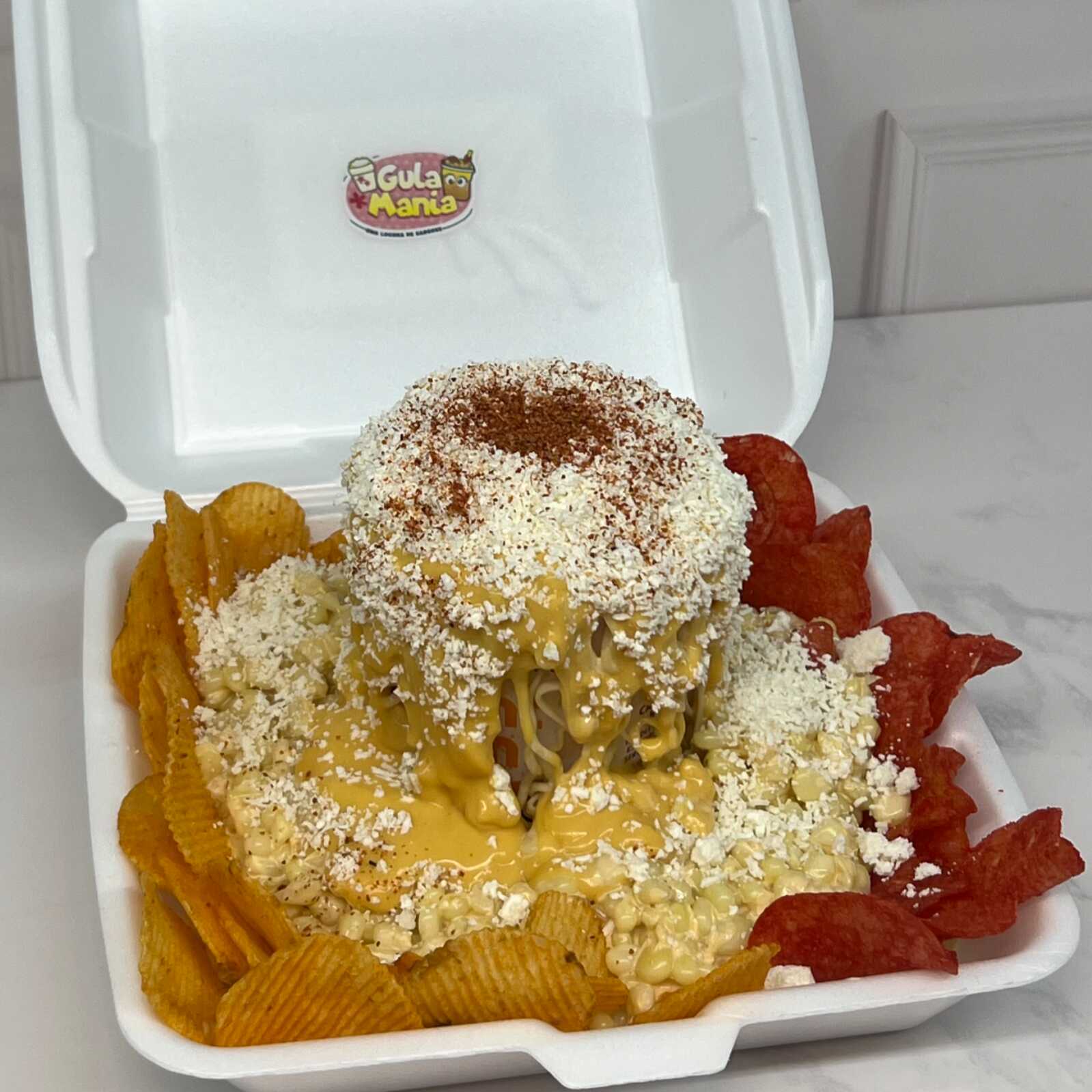 Charola de Maruchan con Elote
