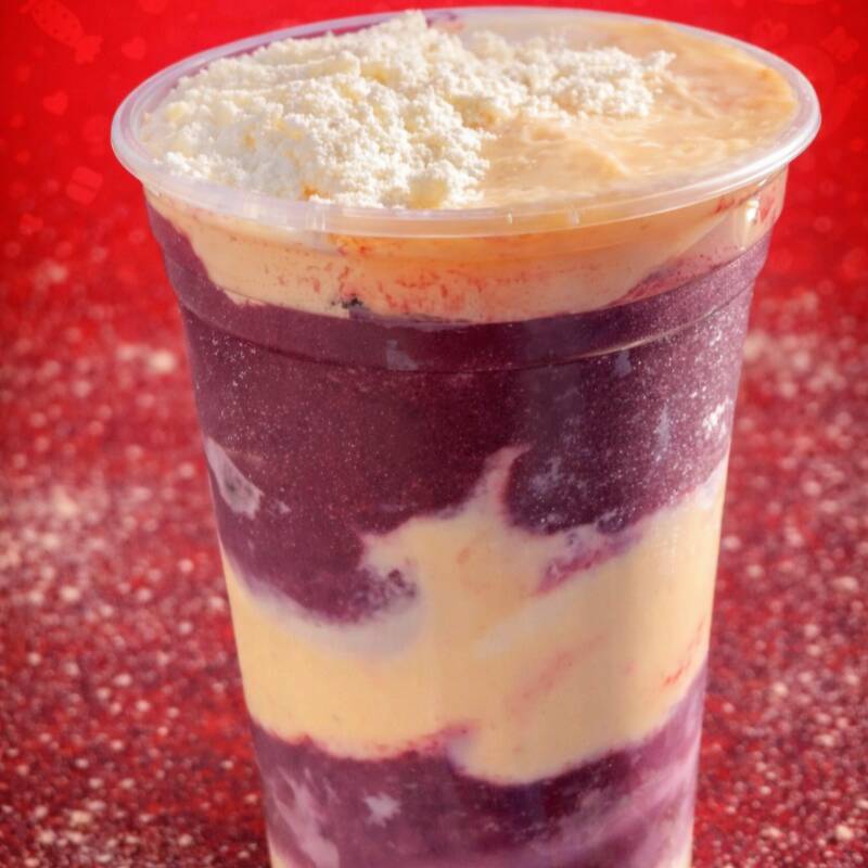 Açaí, mousse de maracujá e leite ninho.