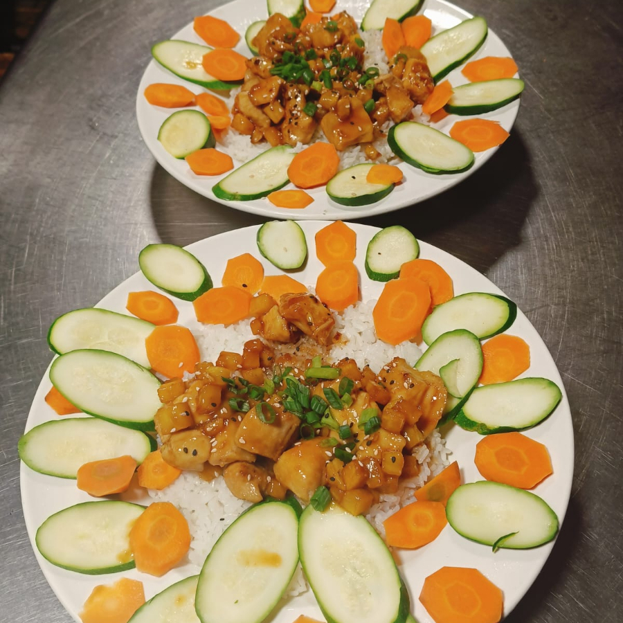 2 Teriyakis de Pollos con Pina