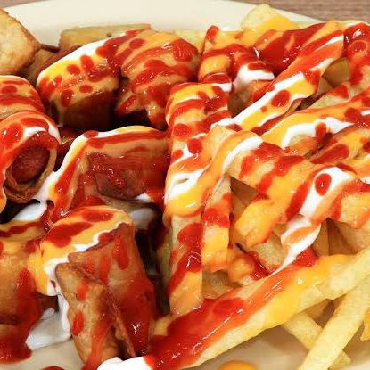 Chimichanga Salchicha con Papas