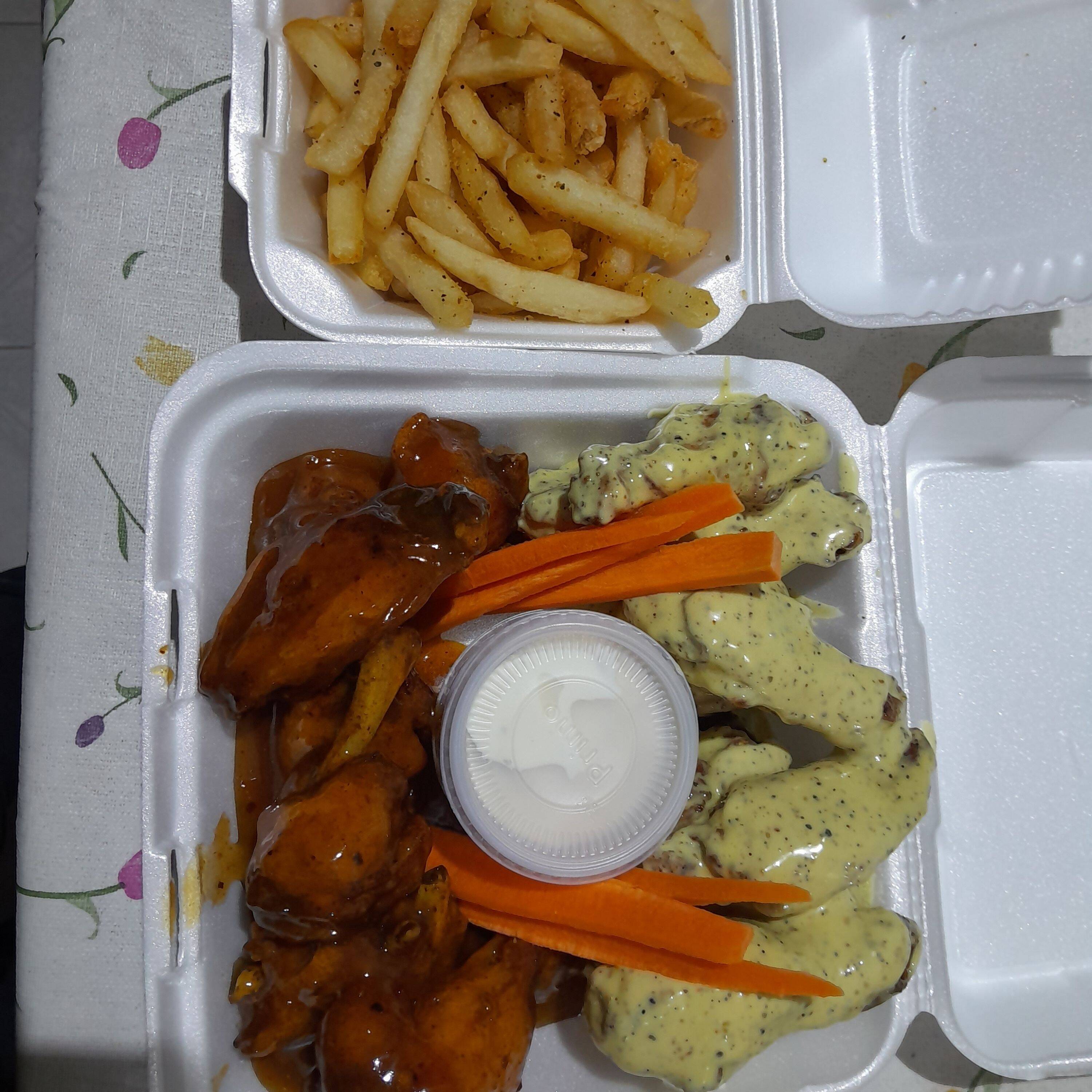 1 Kilo de Alitas con Orden de Papas ala Francesa
