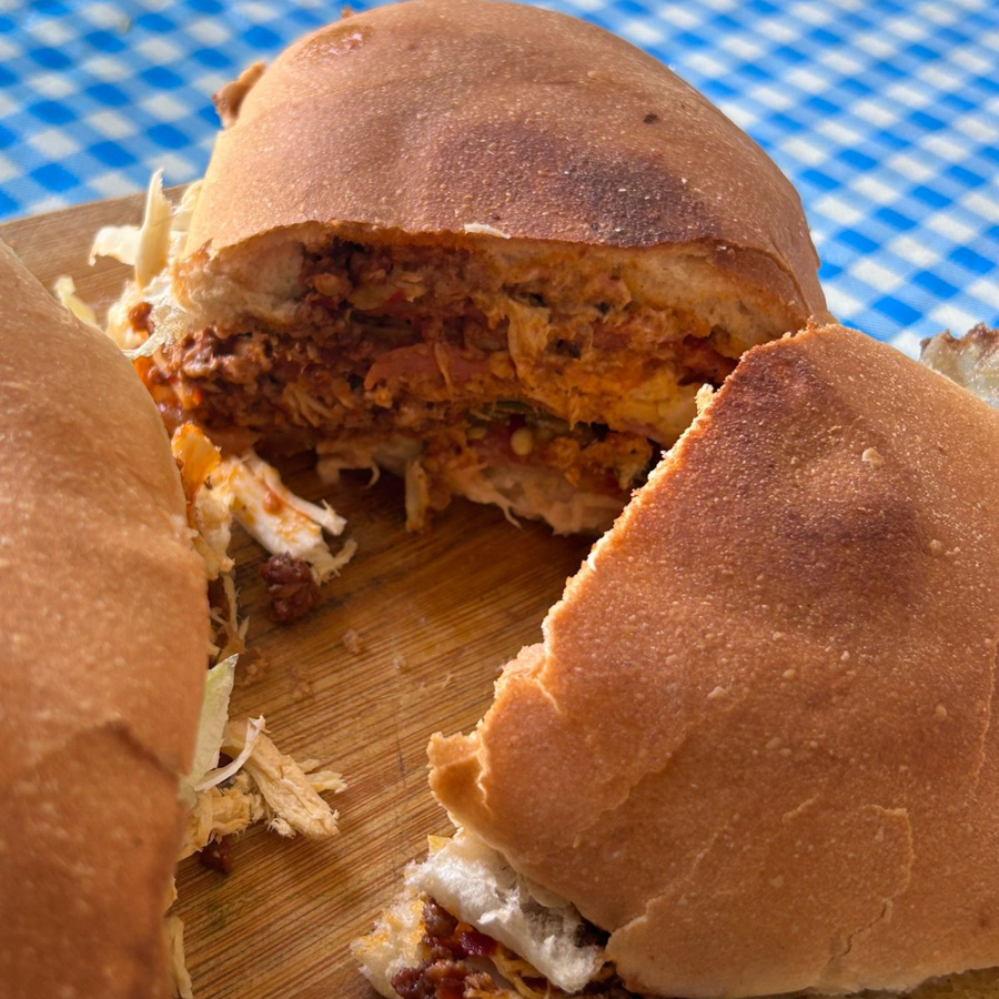 Torta de Pollo Natural y Queso Oaxaca