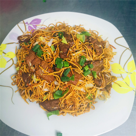 Chop Suey Seco con Camarones, Ensalada y Papas