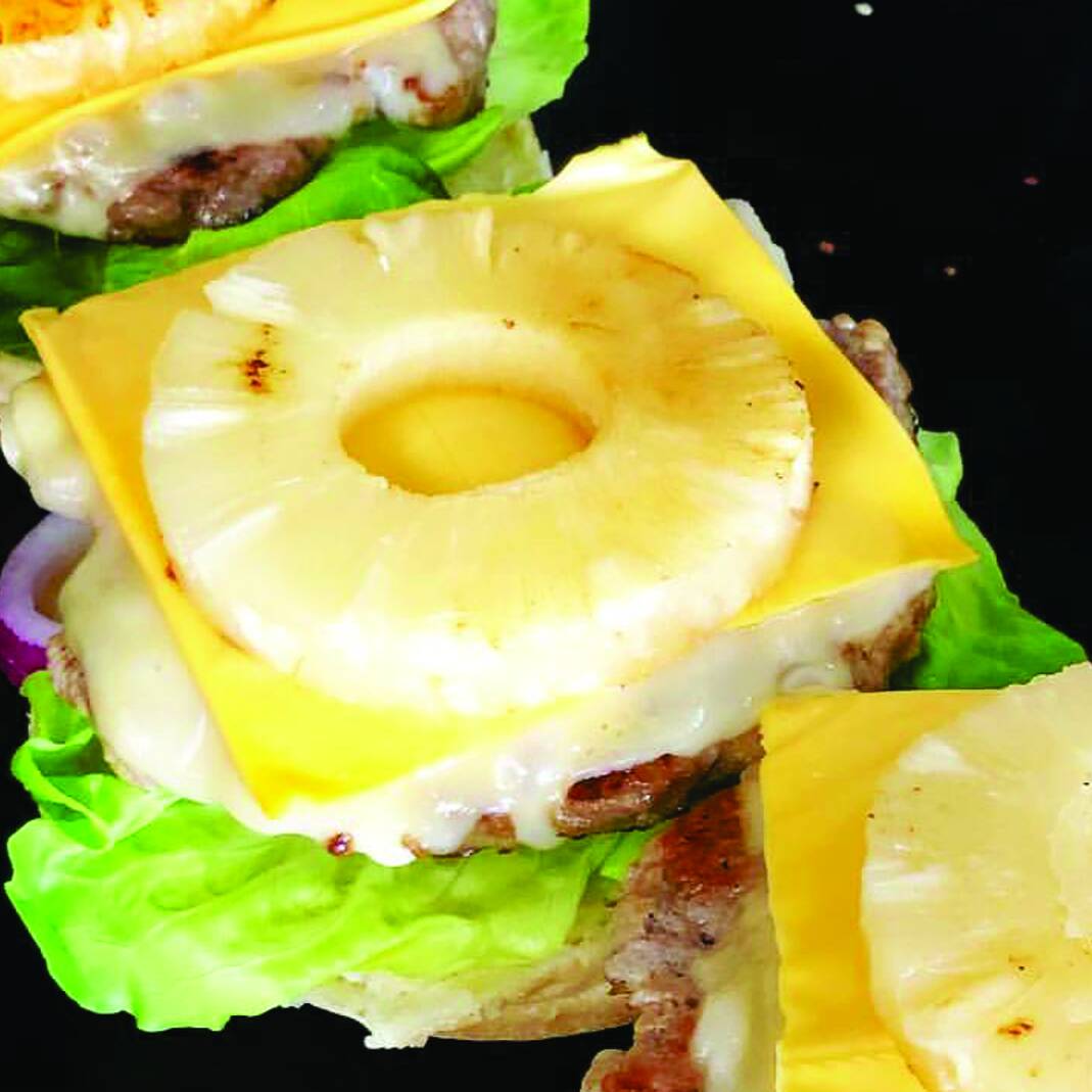 2 Hamburguesas Hawaianas con Papas a la Francesa