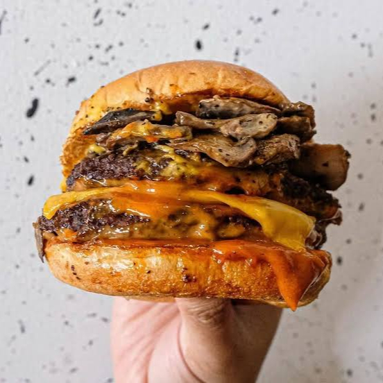 CHAMPIÑON TRIPLE CARNE Y TRIPLE QUESO