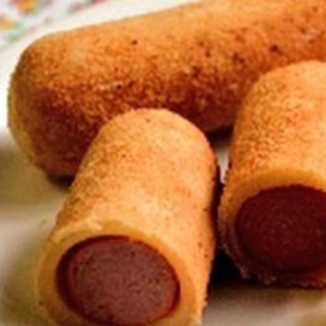 Deliciosamente preparado, o nosso Enroladinho de Vina é uma opção irresistível na categoria de salgados. Com uma massa levemente crocante e saborosa, abriga em seu interior uma vina suculenta e saborosa, que promete uma explosão de sabores a cada mordida. Ideal para quem busca uma opção generosa e gratificante. Perfeito para lanches intermediários, eventos ou simplesmente para matar aquela fome fora de hora. Experimente e se apaixone por essa delícia!