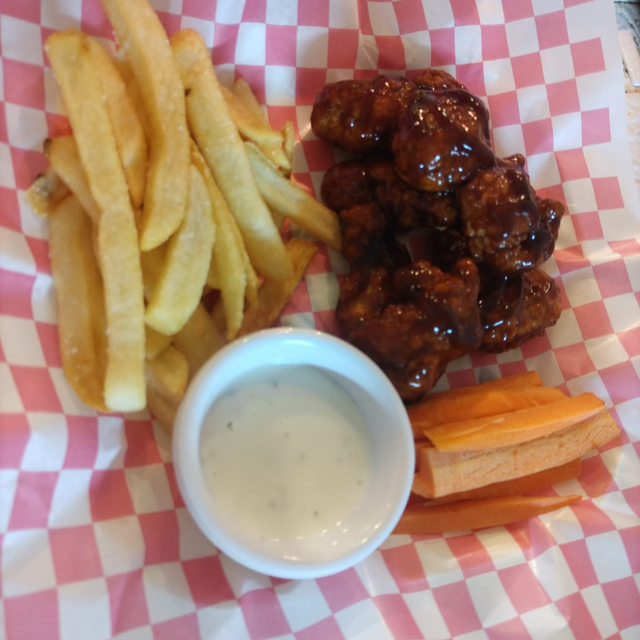12pz boneless + papas