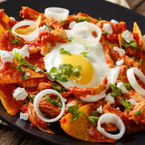 Chilaquiles Rojos con Huevo