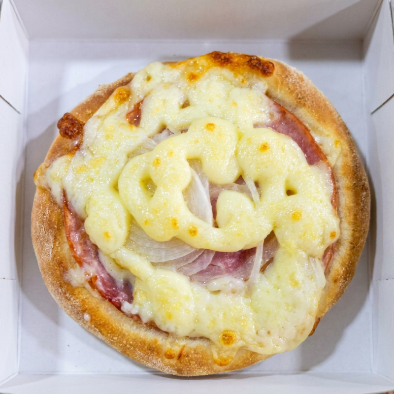 Mussarela, lombo, cebola e catupiry