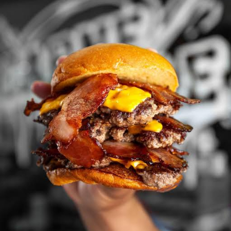 Triple Carne y Queso Tocino Crujiente
