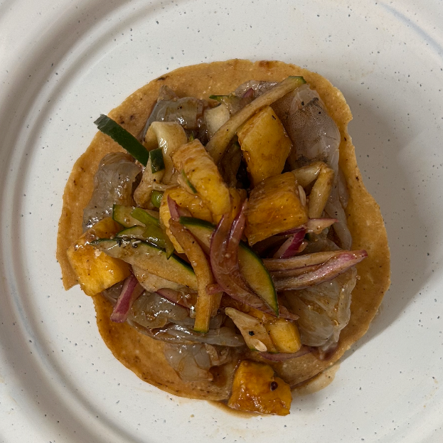 Tostada aguachile negro