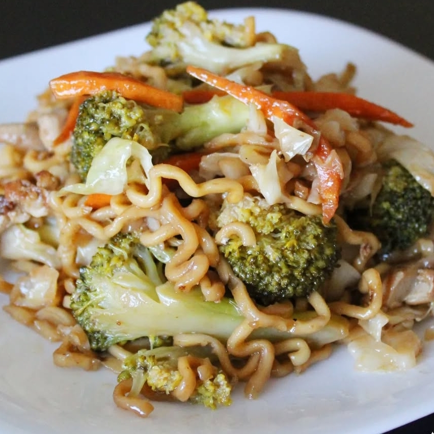 (MASSA, CAMARÃO E LEGUMES)