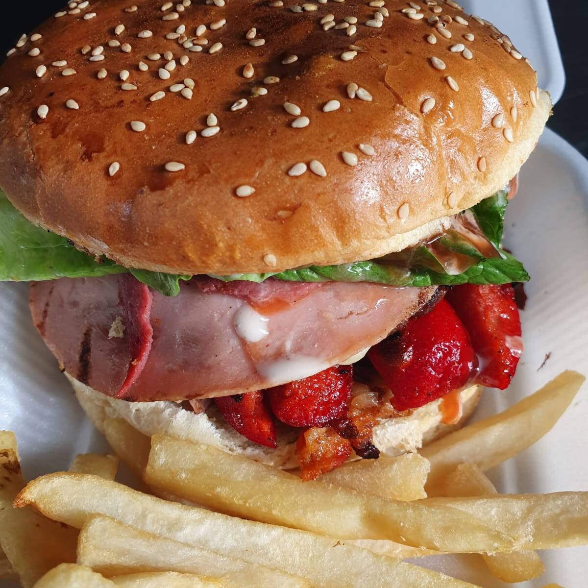 Hamburguesa con Salchicha Asada