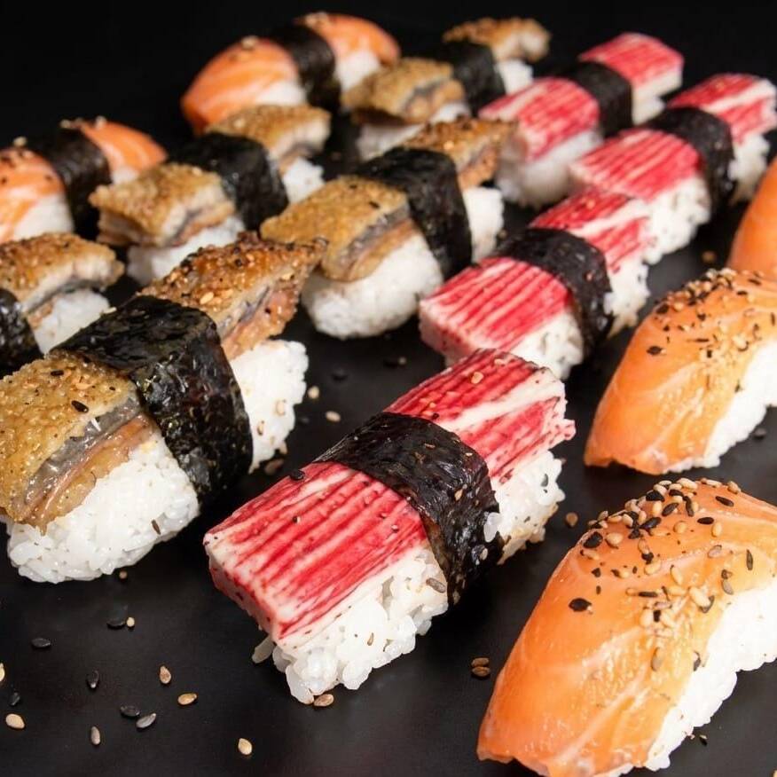 5 Sushi de salmão+ 5 sushi kani + 5 sushi de camarão+ 5 sushi skin