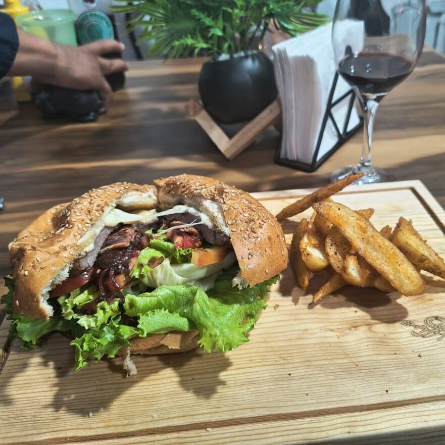 HAMBURGUESA DE PICAÑA