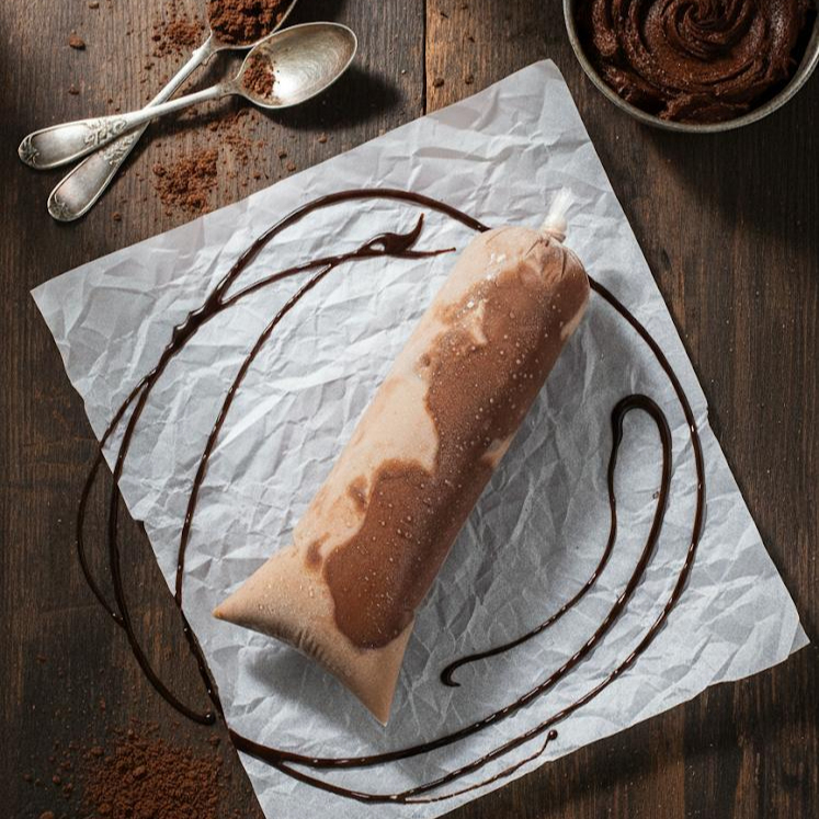 Geladinho de Ovomaltine, com sabor de chocolate maltado e textura cremosa. Refrescante e delicioso, é ideal para matar a vontade de um doce especial. (aprox. 140g)
