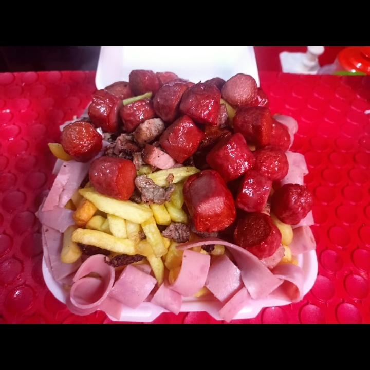 Salchipapas