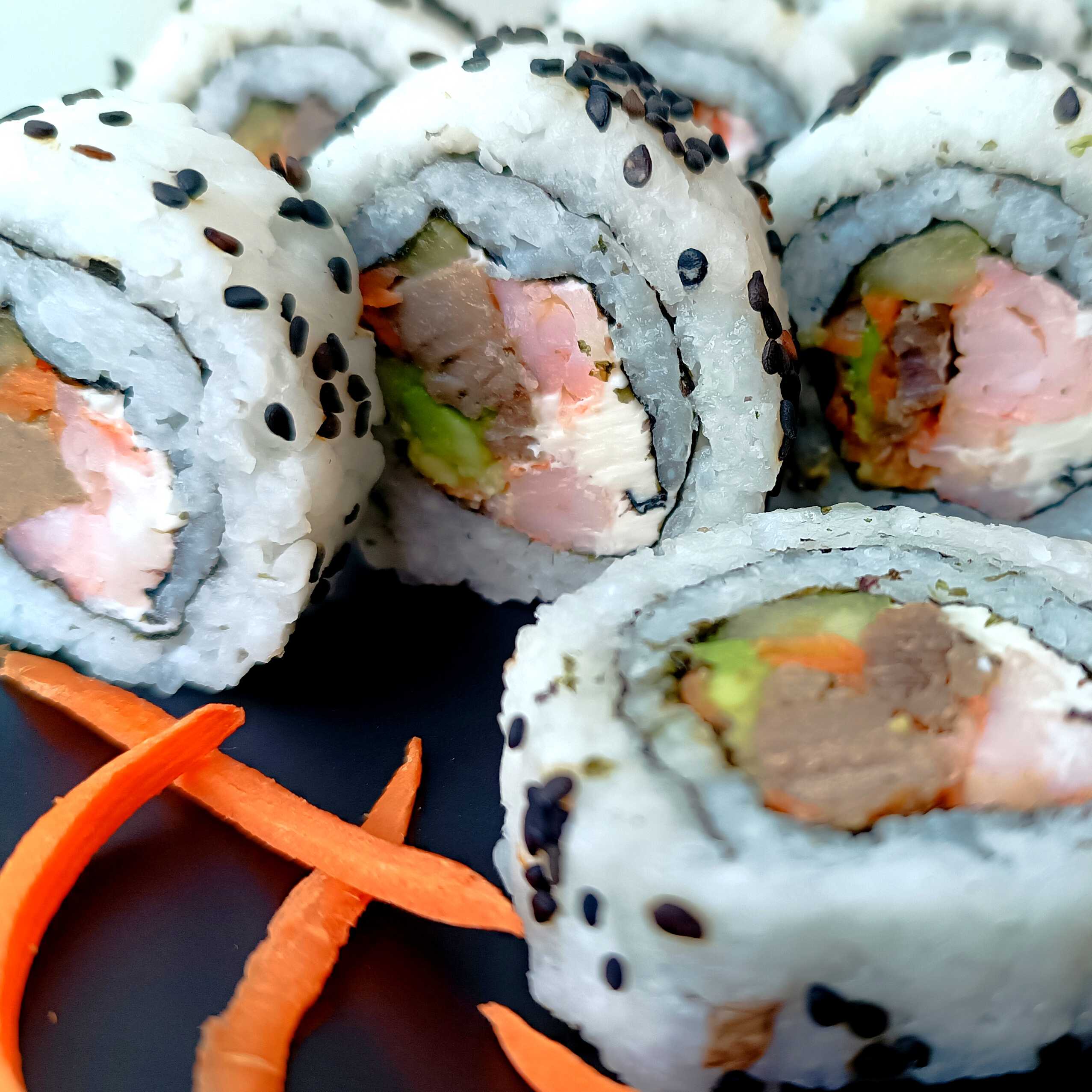 Sushi Mar y Tierra 10 Pzas