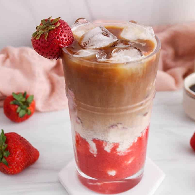 Latte Machiatto de Fresa Frío