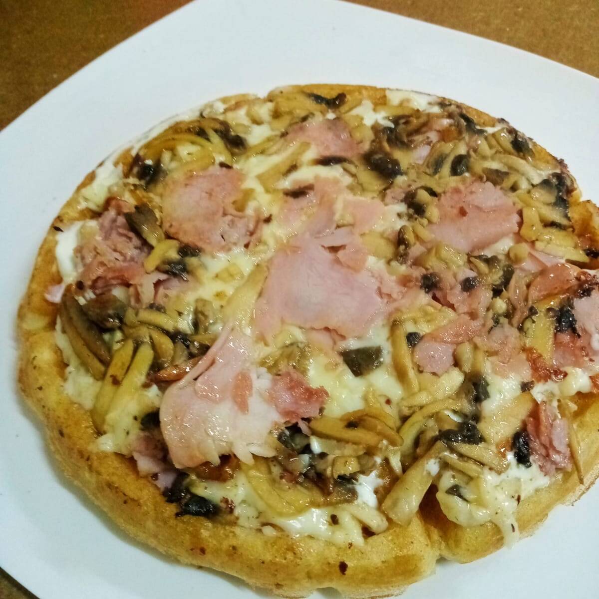 Waffle con Proteina Salada.