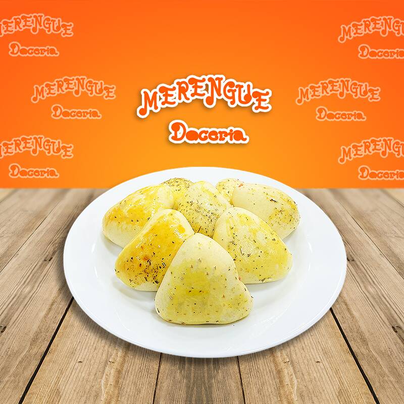 Preparada com massa artesanal macia e delicada, recheada generosamente com mussarela ralada, tomates frescos, azeitonas fatiadas, e envolta em cremoso requeijão, tudo finalizado com o aroma inconfundível do orégano. Uma combinação saborosa e irresistível que vai conquistar seu paladar a cada mordida!