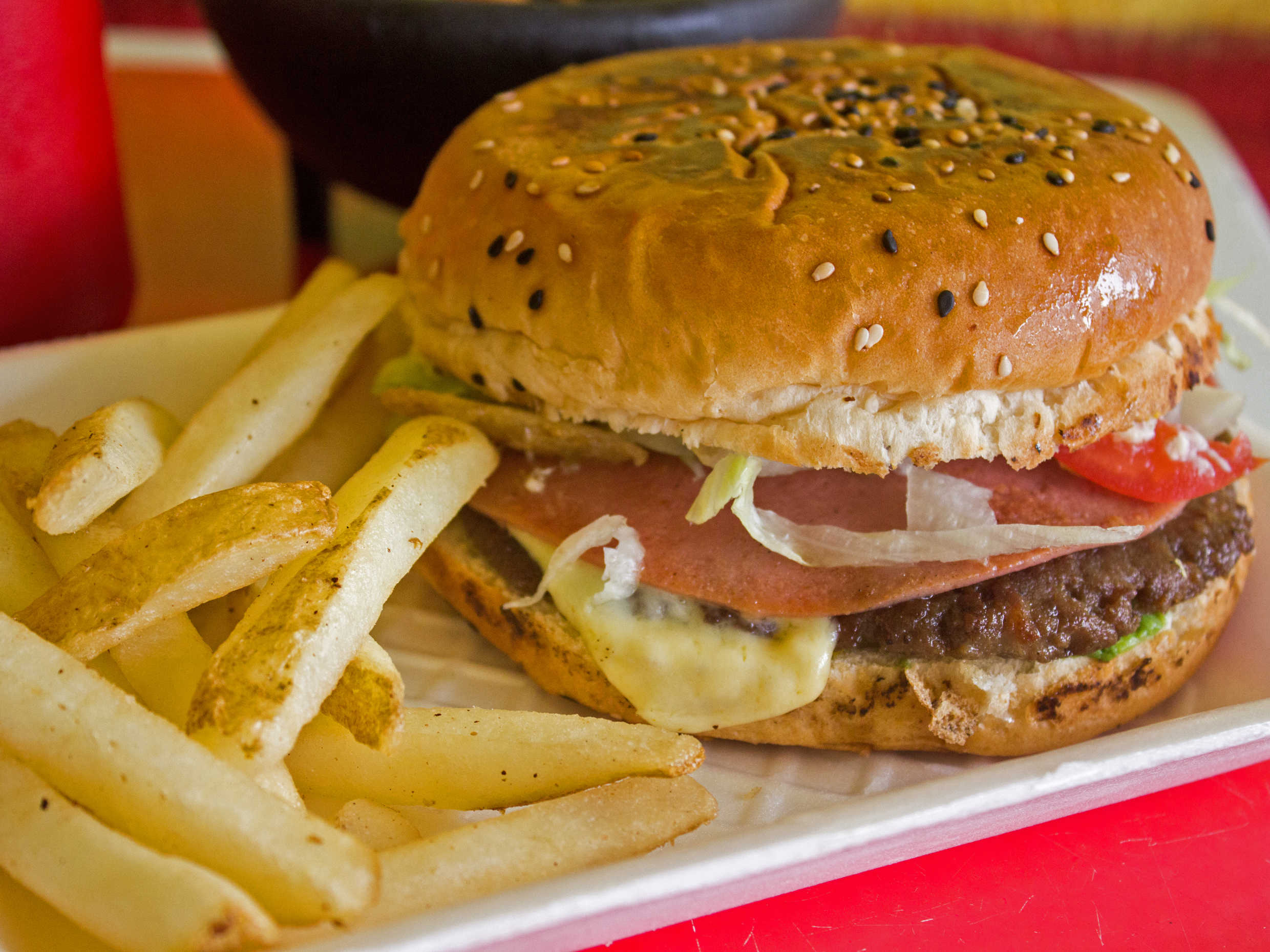 1 Hamburguesa con Papas y Refresco